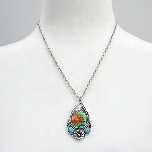 Spanish Gardens Teardrop Short Necklace